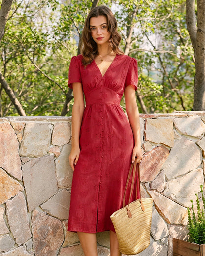 Vestido midi vermelho com bordado e decote em V
