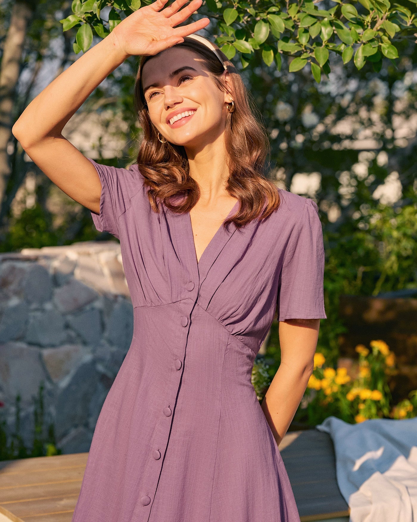 Vestido Midi Roxo com Decote em V e Botões
