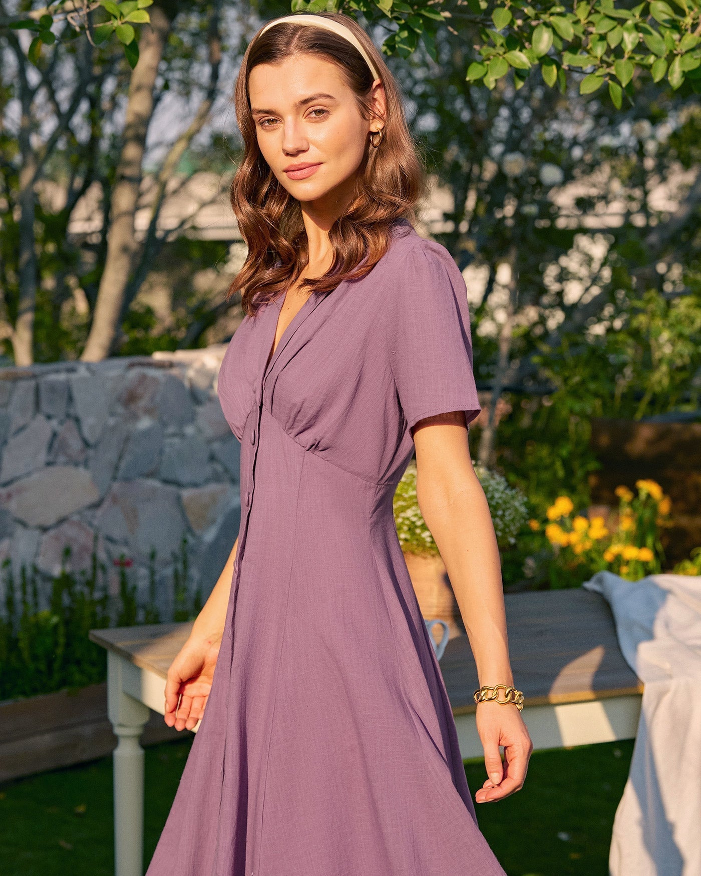 Vestido Midi Roxo com Decote em V e Botões