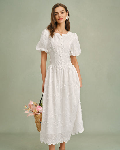 Vestido midi floral branco com decote redondo