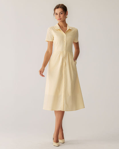 Vestido midi amarelo com botões e mangas curtas