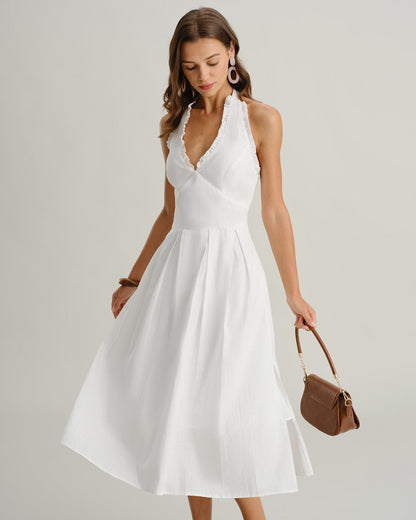 Vestido midi branco com gola halter, decote em V e sem mangas