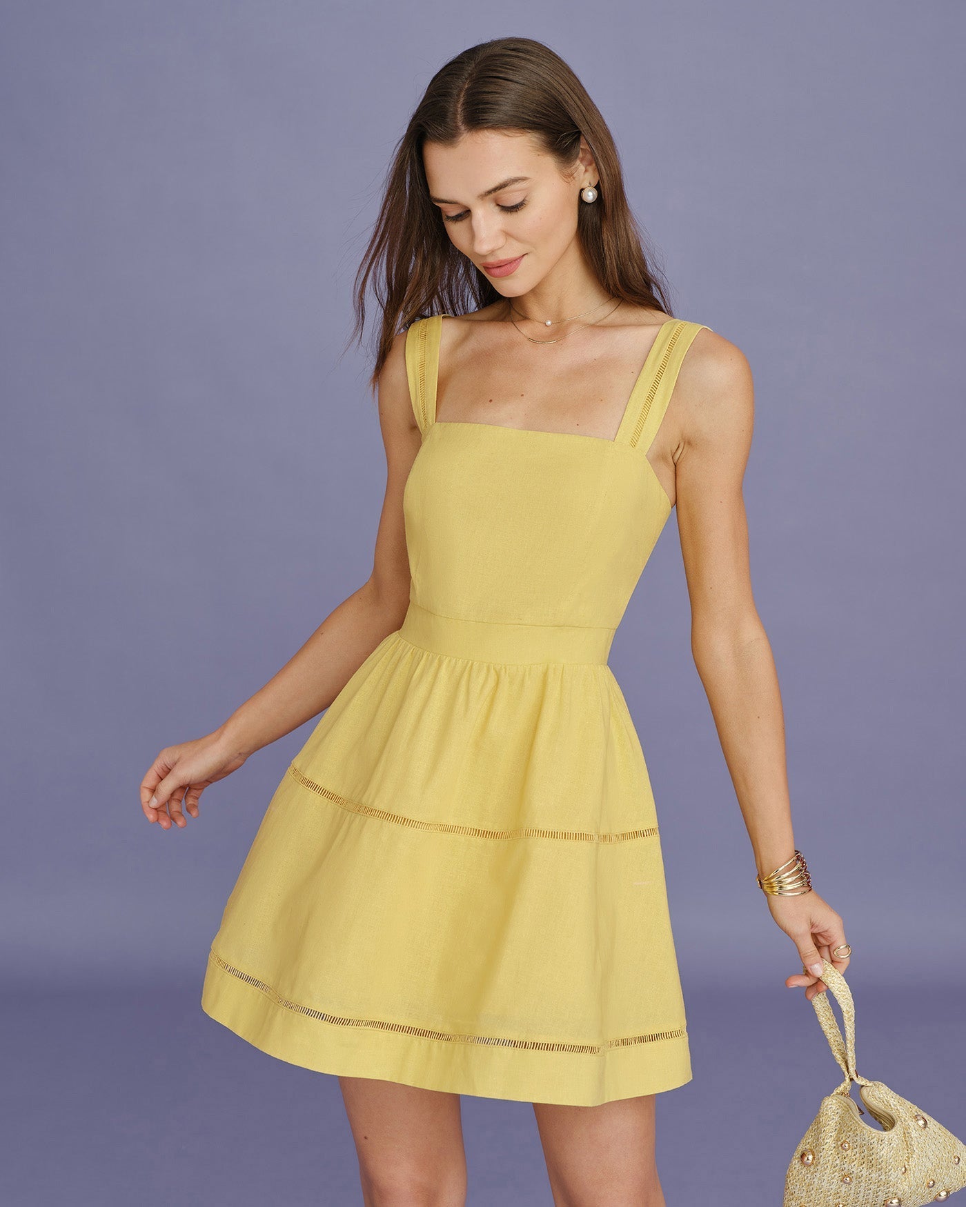 Minivestido Amarelo com Decote Quadrado e Franzido Elástico