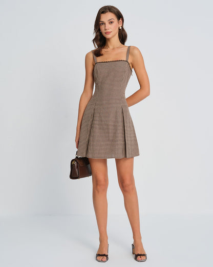 Mini-vestido slip xadrez marrom com franzidos