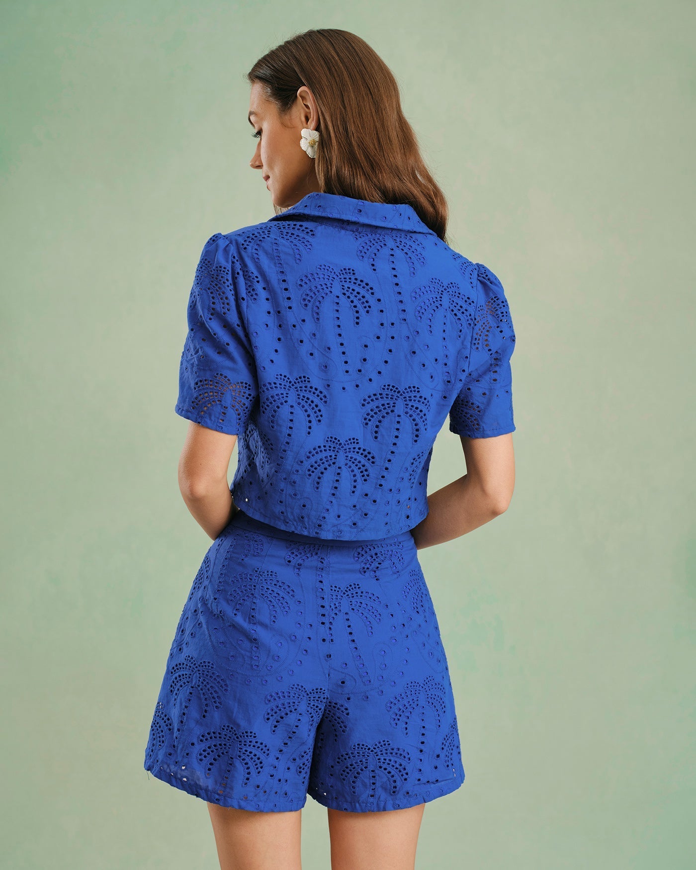 Shorts de Algodão com Bordado Azul
