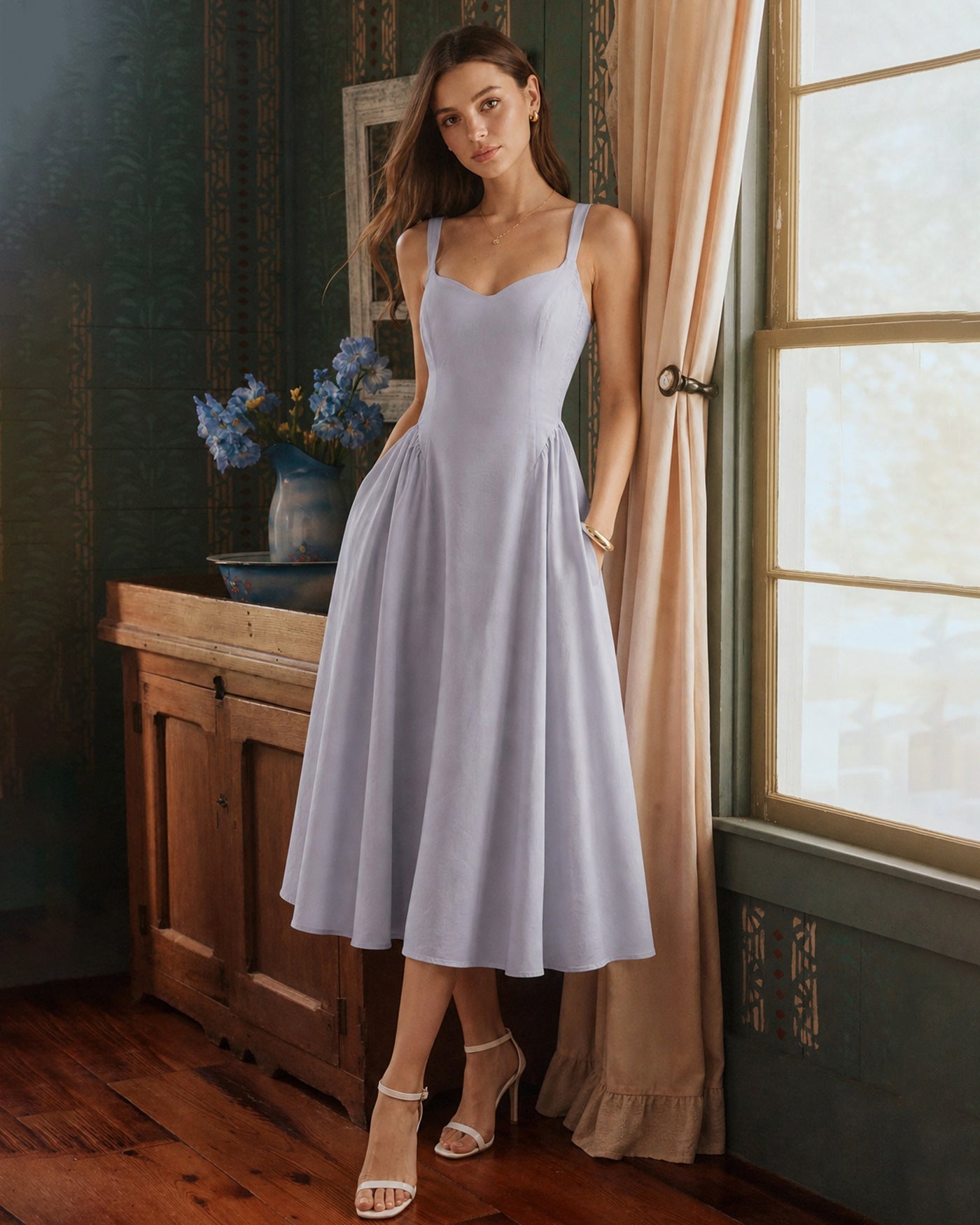 Vestido slip midi azul claro com franzido