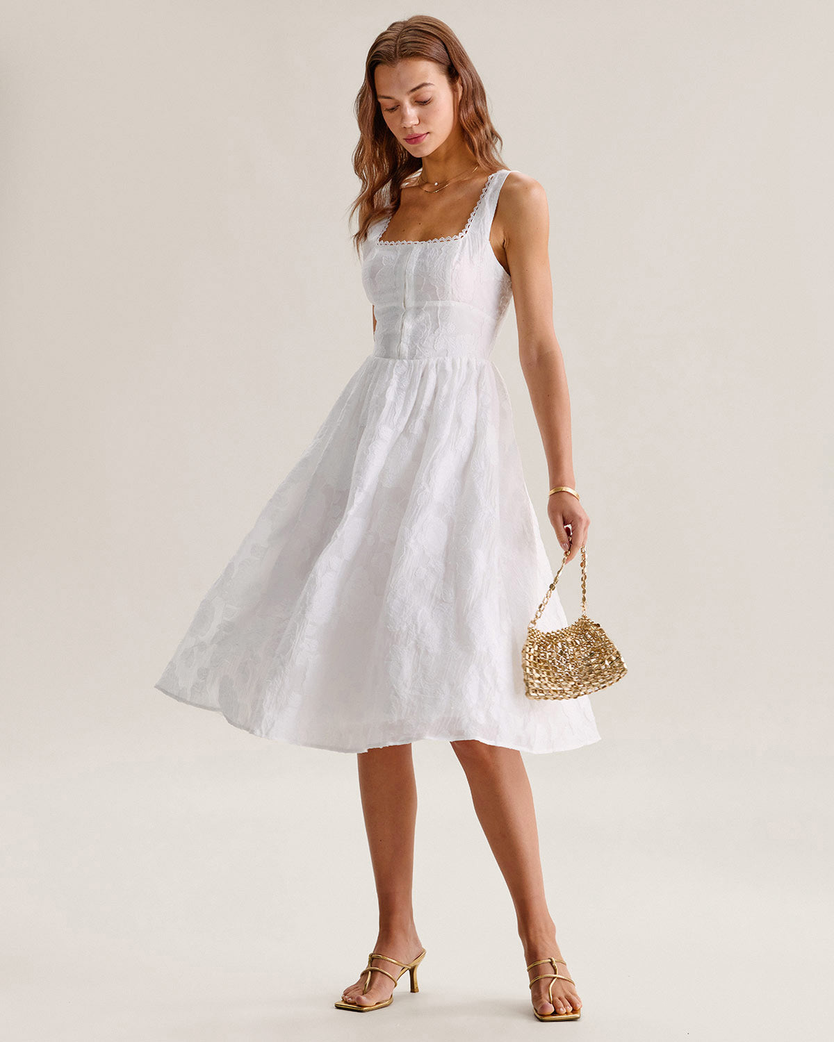 Vestido slip midi em jacquard branco com franzidos