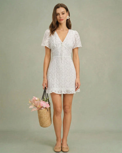 Mini vestido jacquard branco com decote em V