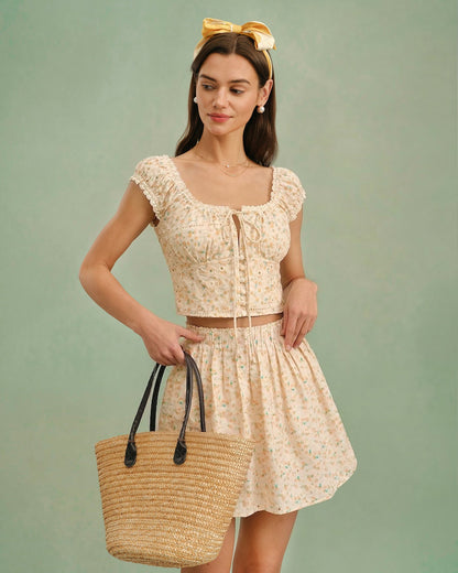 Blusa floral amarela com decote quadrado