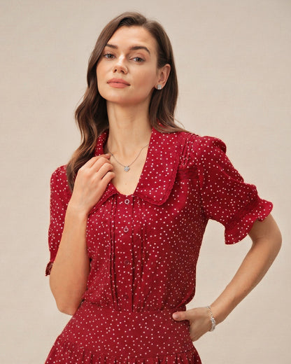 Blusa vermelha com mangas bufantes e gola de poá