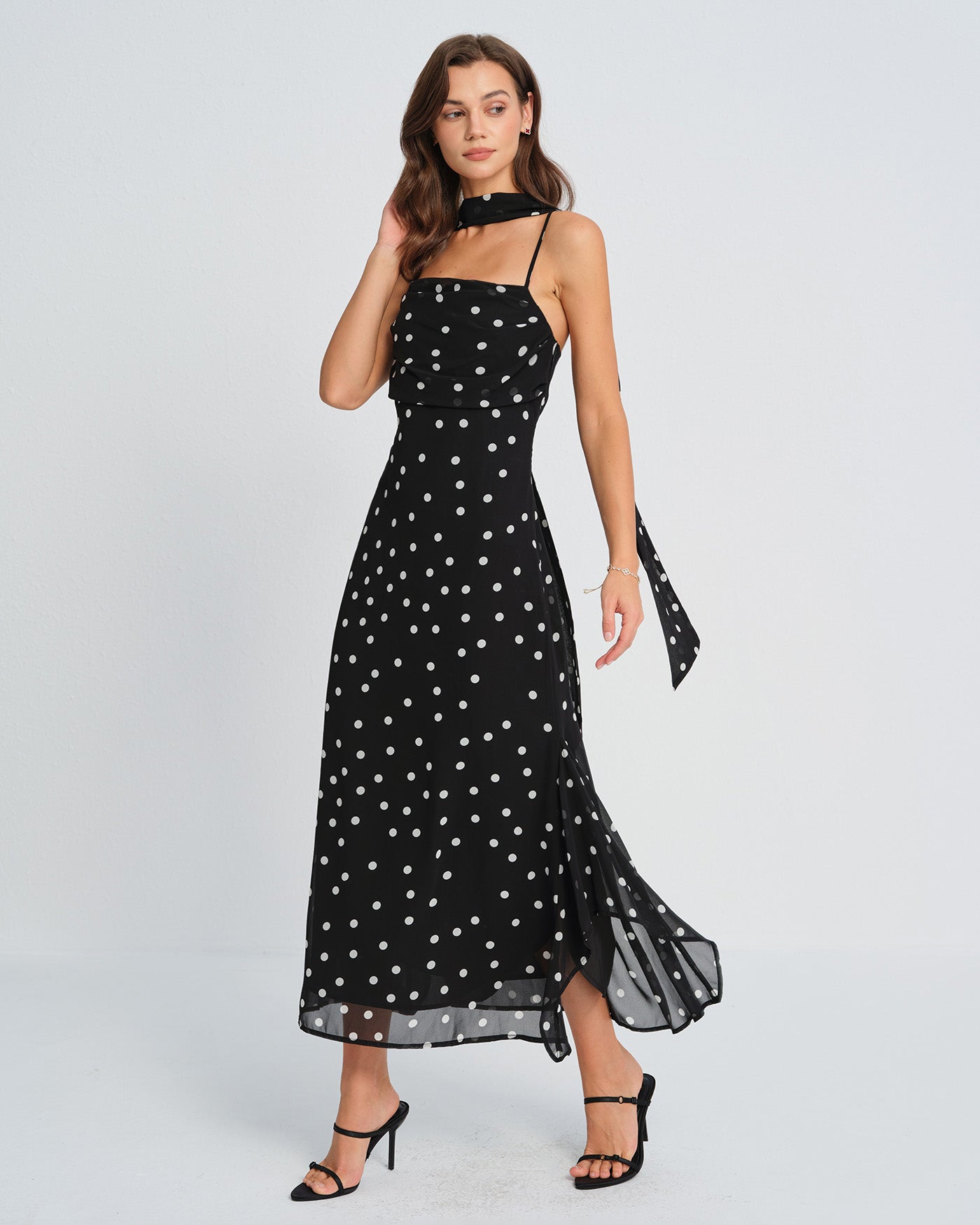 Vestido slip longo em poá preto
