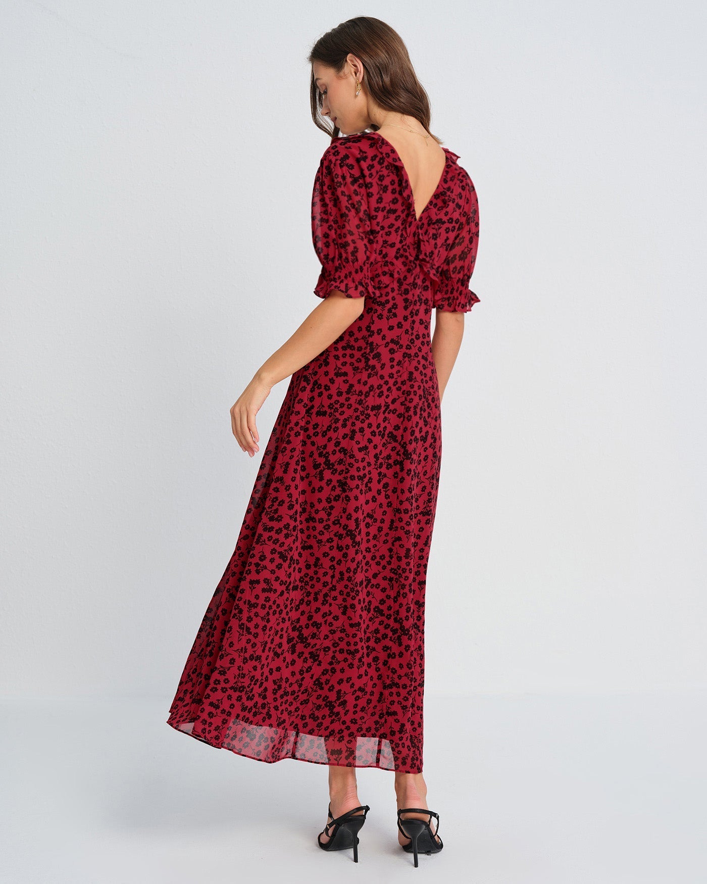Vestido longo floral vermelho com decote em V