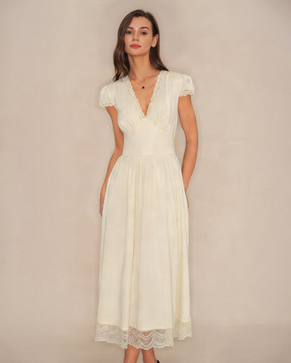 Vestido longo em renda com decote em V — Damasco