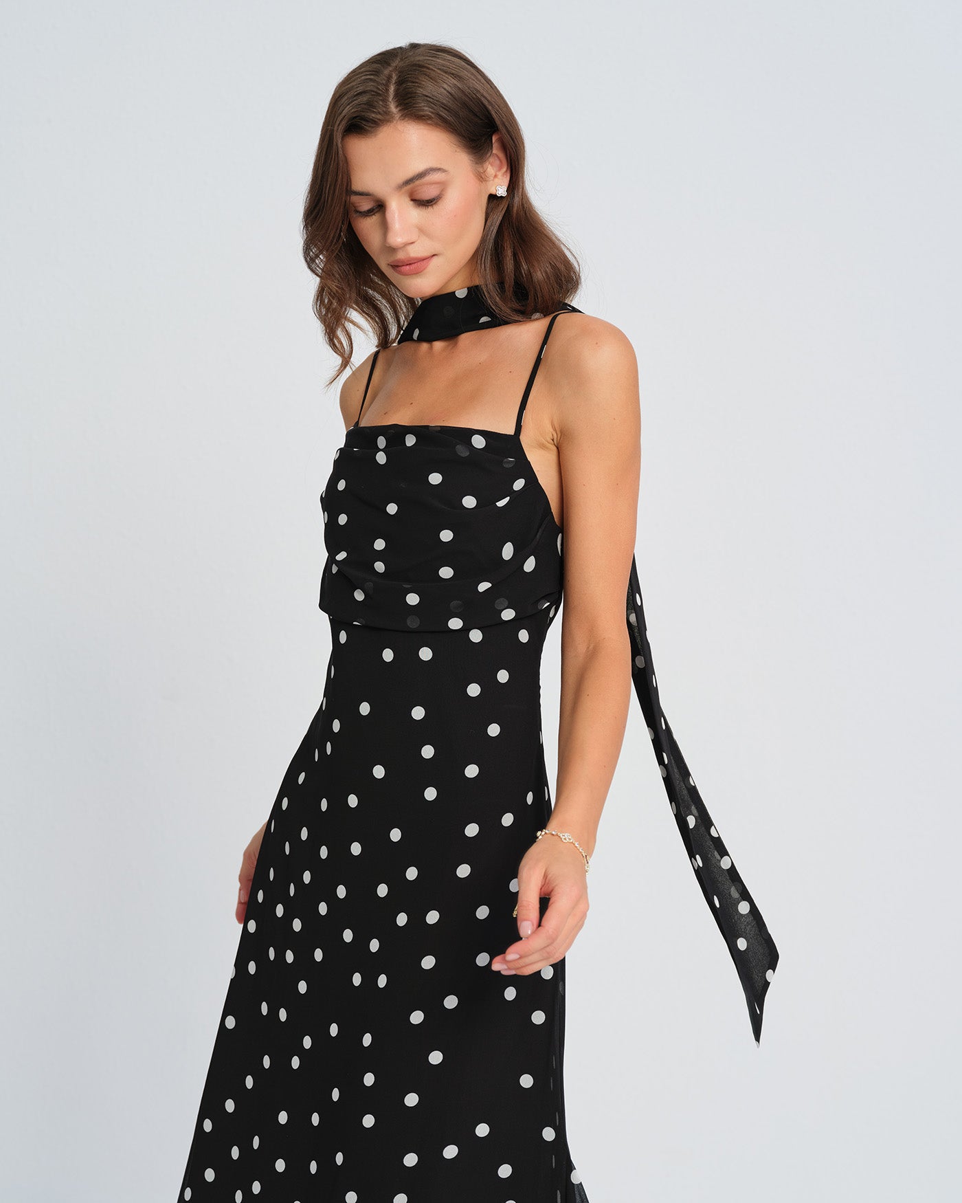 Vestido slip longo em poá preto