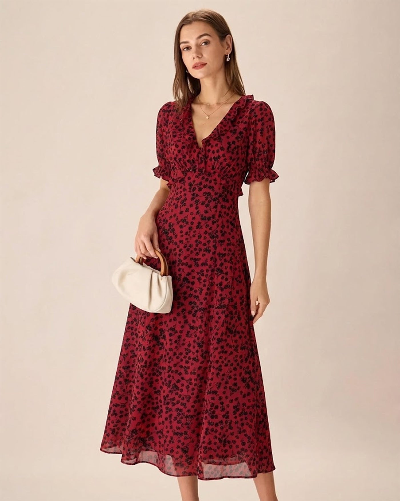 Vestido longo floral vermelho com decote em V