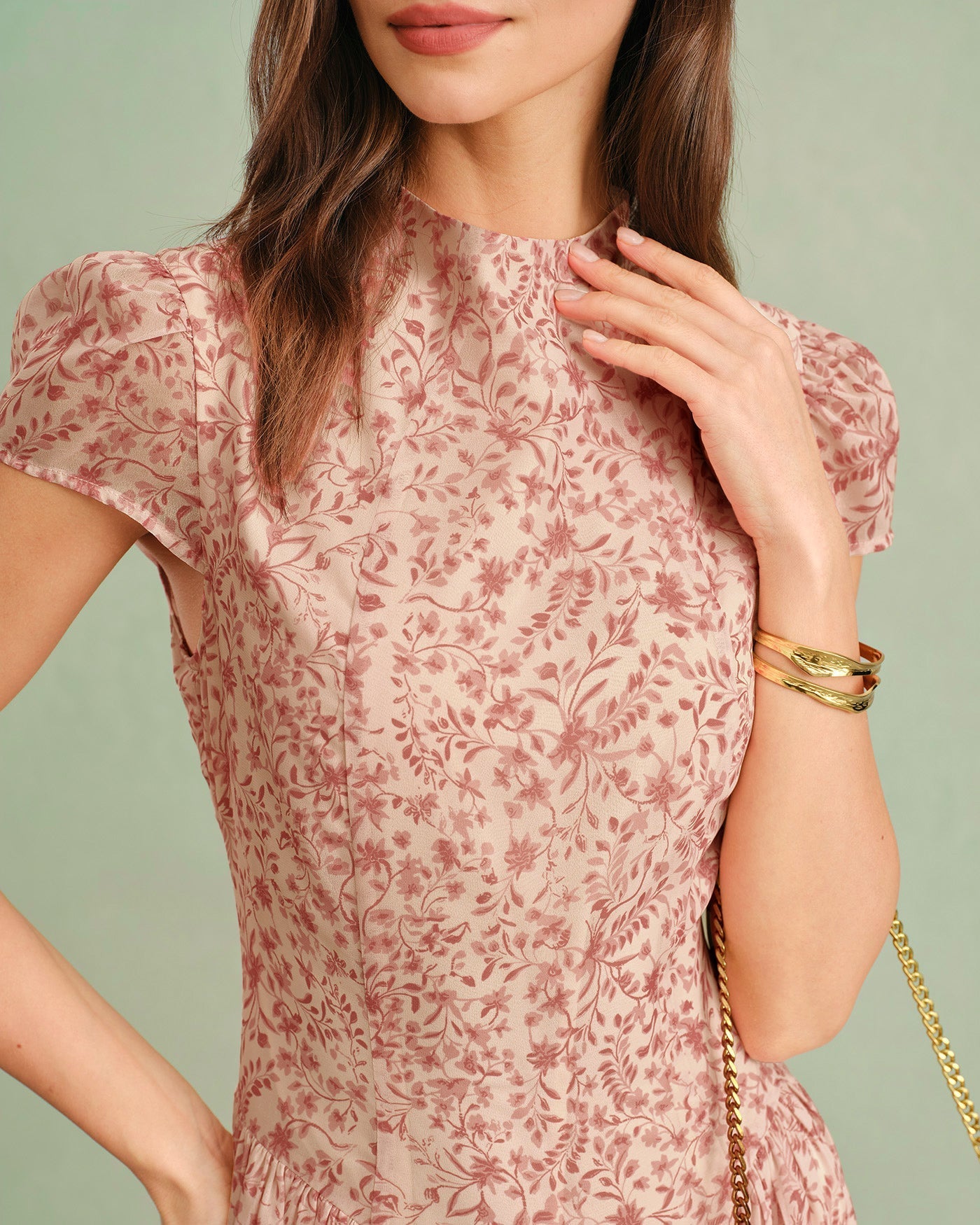 Vestido longo floral rosa com gola alta
