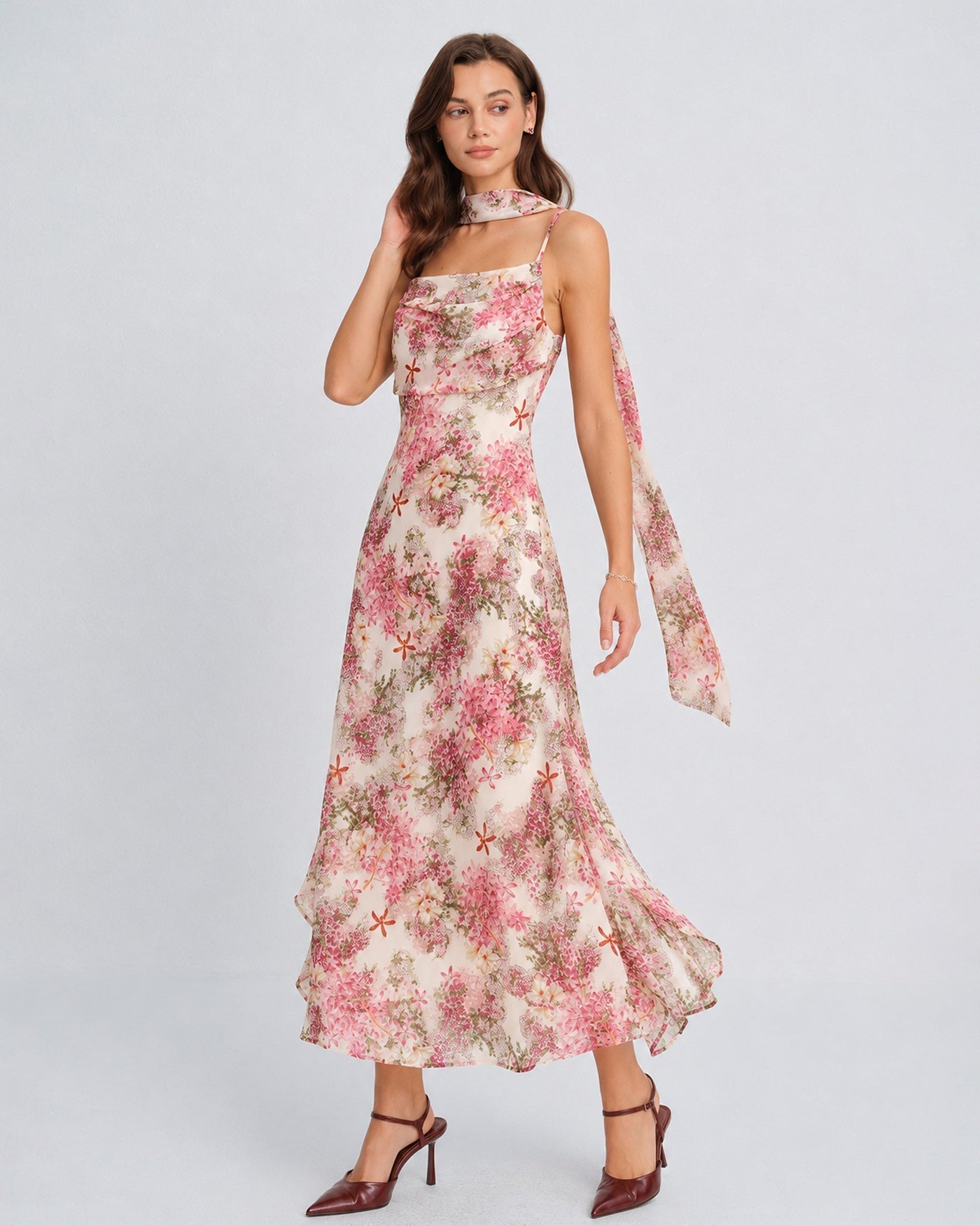 Vestido longo slip em chiffon floral rosa