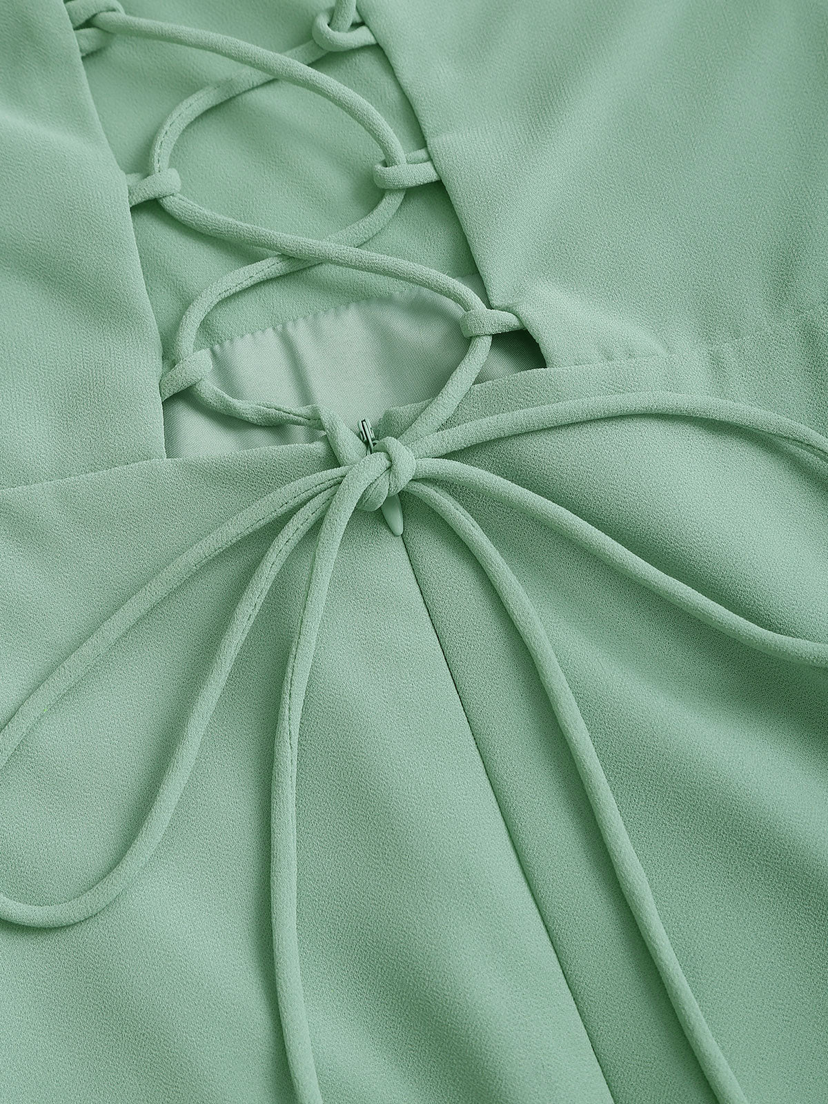 Vestido longo slip verde com corte A e costas à mostra