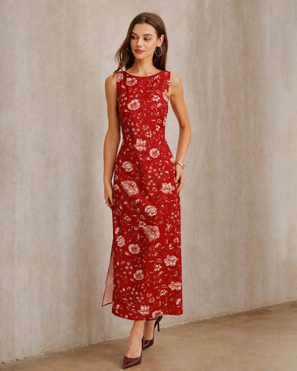Vestido Longo Vermelho com Decote Canoa, Estampa Floral e Fenda