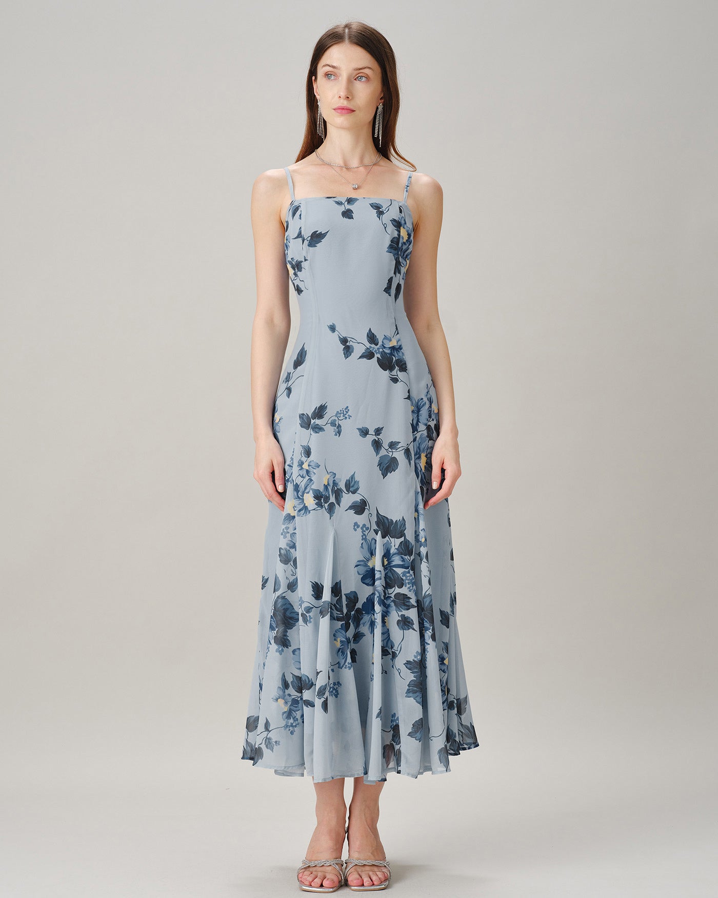 Vestido longo sem mangas em chiffon floral azul