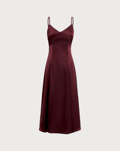 Vestido longo slip em cetim vinho com corte evasê