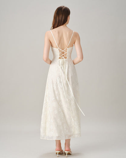 Vestido longo damasco em jacquard com decote quadrado e paetês