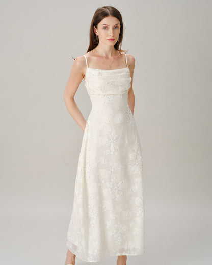 Vestido longo damasco em jacquard com decote quadrado e paetês