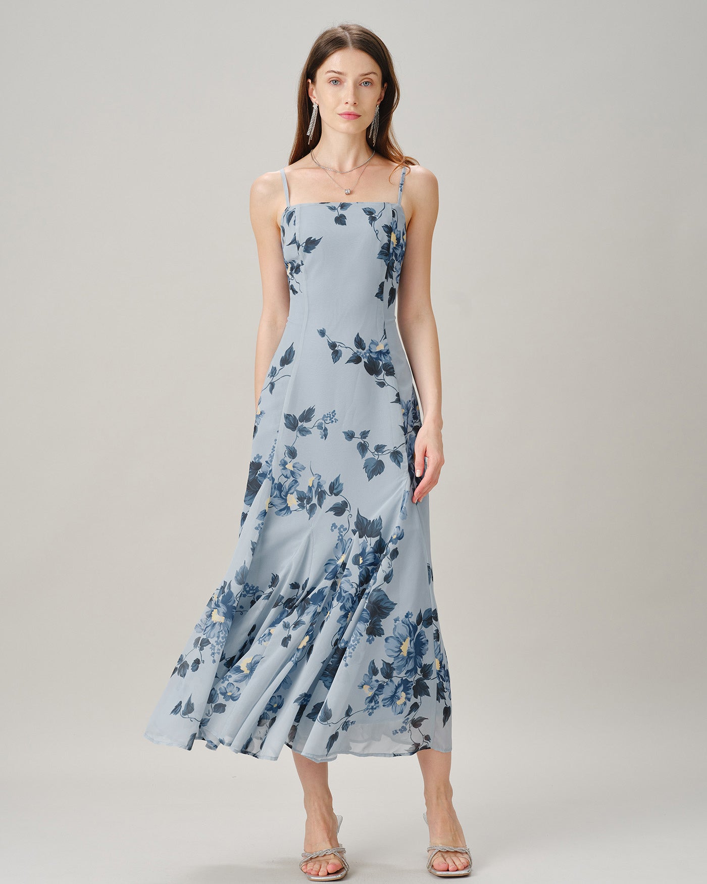 Vestido longo sem mangas em chiffon floral azul