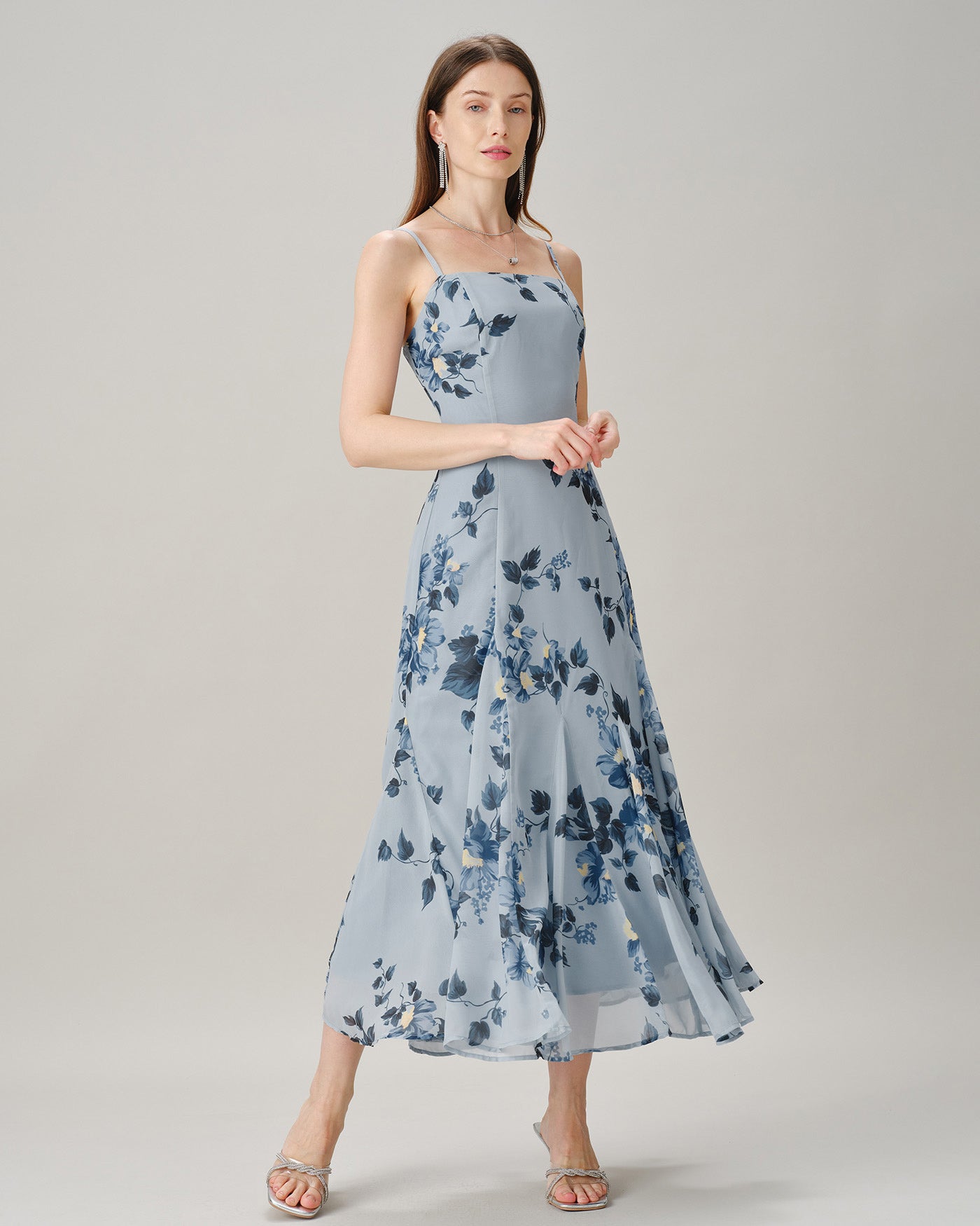 Vestido longo sem mangas em chiffon floral azul