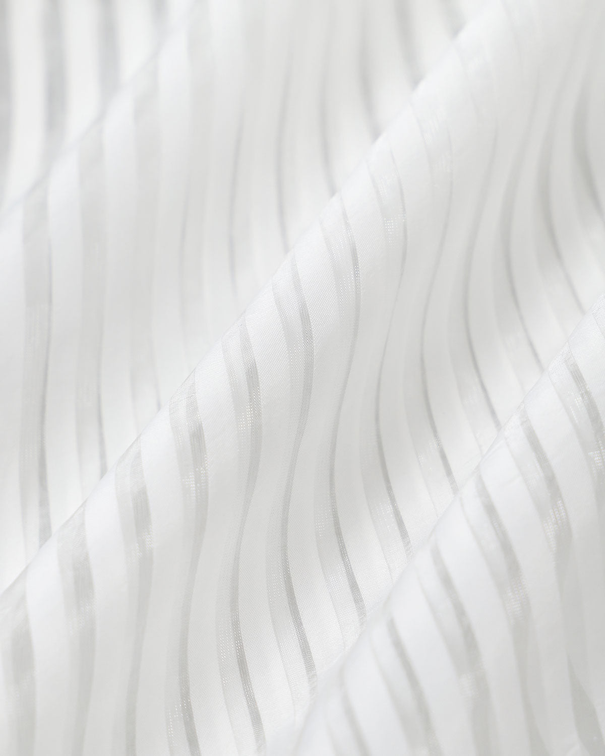 Vestido midi listrado sem mangas — branco