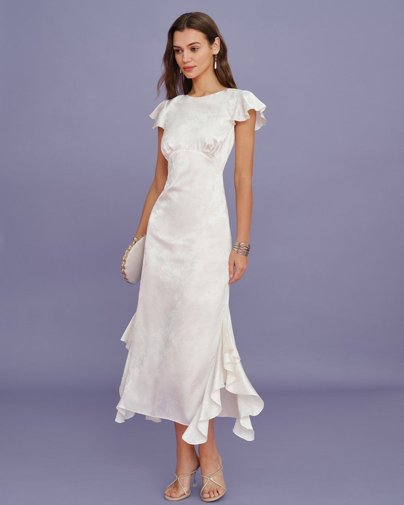 Vestido midi bege em jacquard com babados e decote canoa