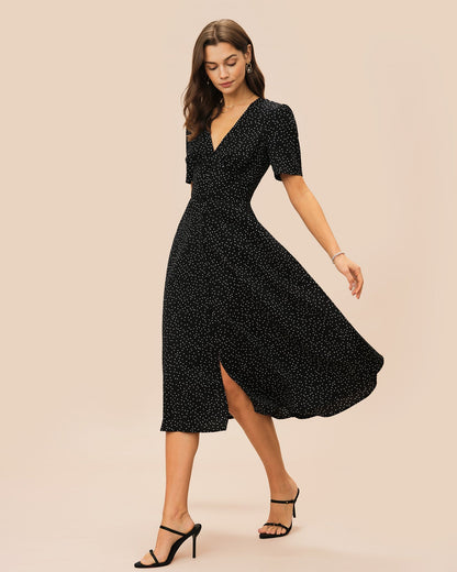 Vestido midi preto com decote em V e estampa de poá