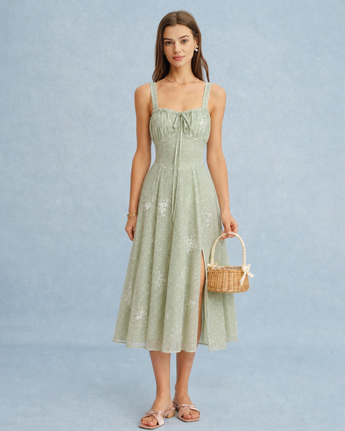 Vestido midi slip em jacquard verde com corte evasê