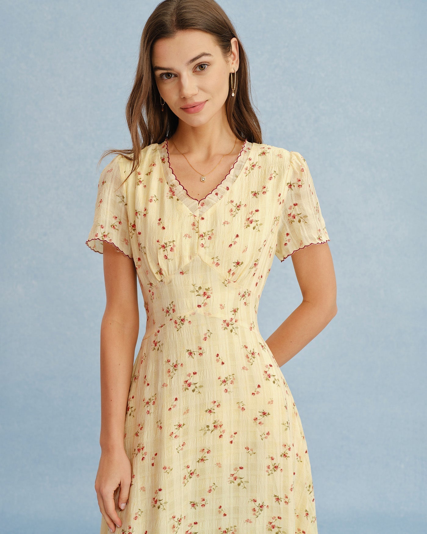 Vestido túnica midi floral com decote V - Amarelo
