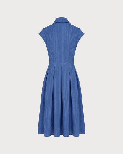 Vestido midi com gola azul e botões frontais