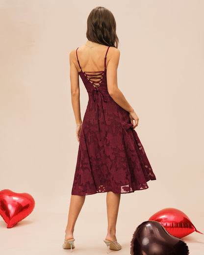 Vestido midi slip em jacquard com decote em coração — Vinho