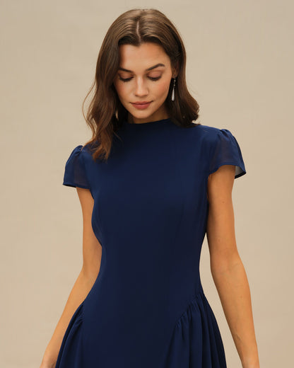 Vestido midi azul com mangas bufantes