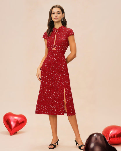 Vestido midi vermelho com gola mandarim e estampa de poá