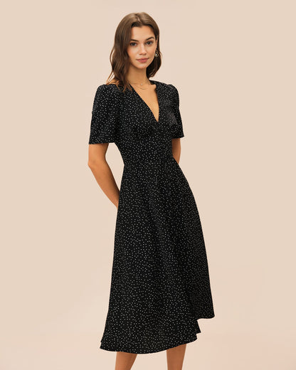 Vestido midi preto com decote em V e estampa de poá