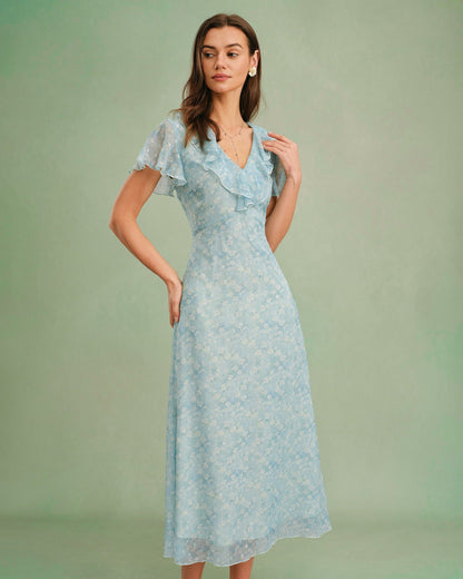 Vestido midi azul com decote em V, estampa floral e babados