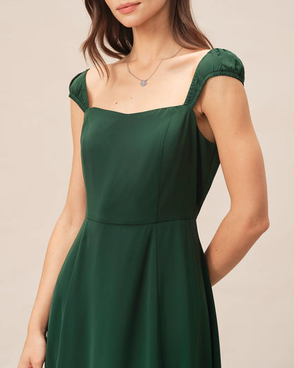 Vestido midi verde de decote quadrado com mangas curtas estruturadas