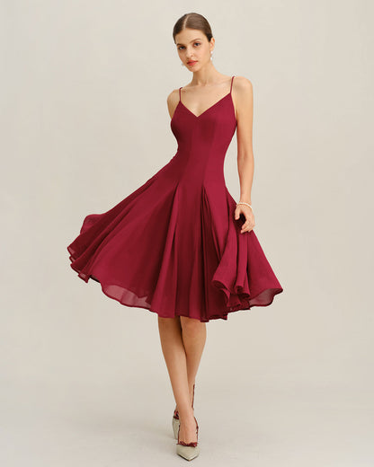 Vestido slip midi em chiffon, corte evasê — vermelho
