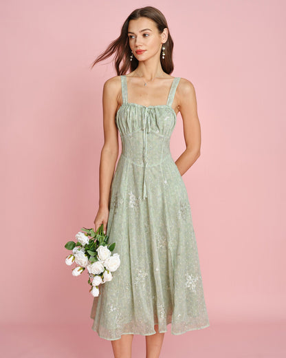 Vestido midi slip em jacquard verde com corte evasê