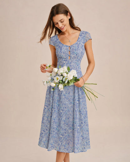 Vestido midi floral azul com decote em U e botões frontais