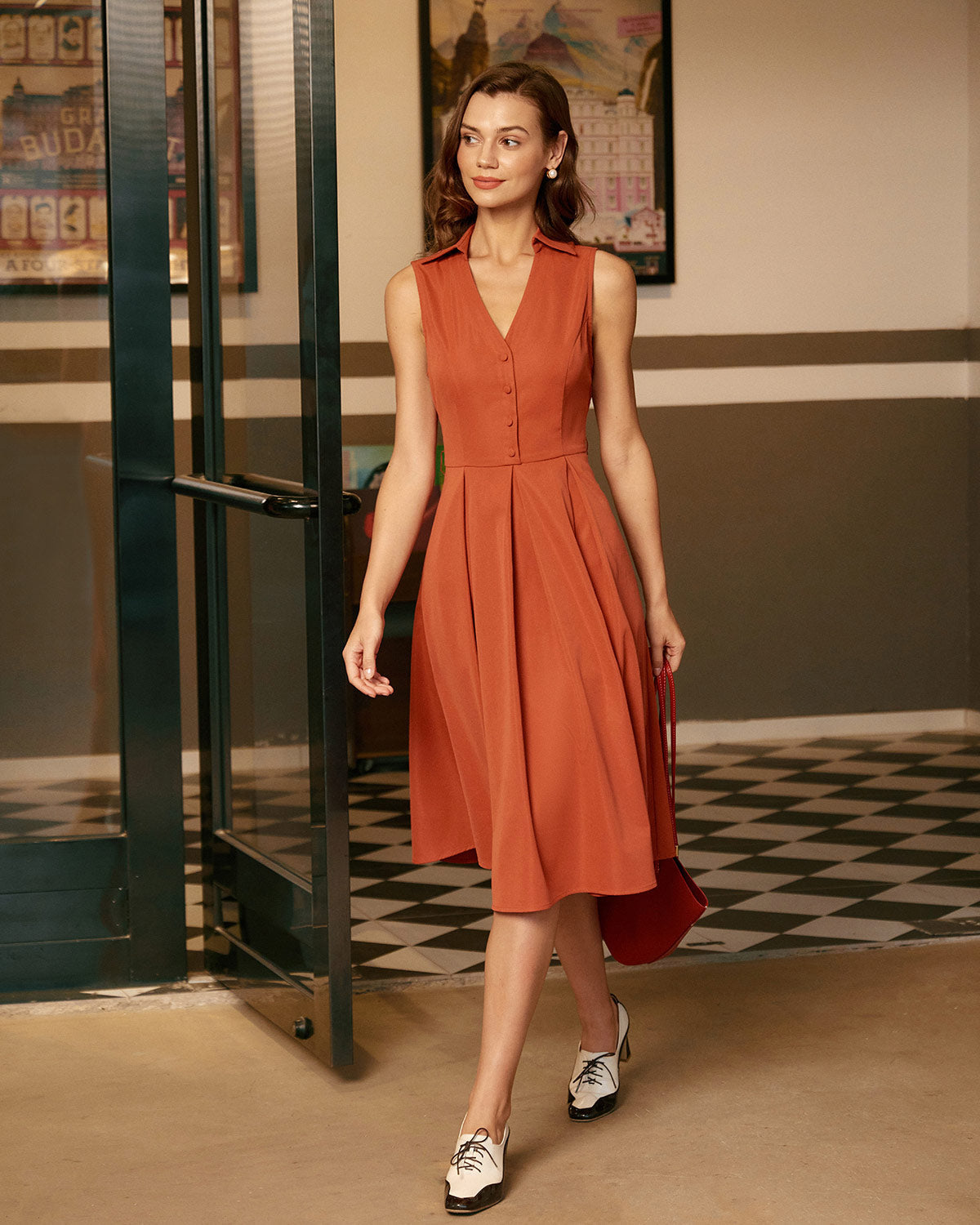 Vestido Midi Sem Mangas com Botões — Vermelho