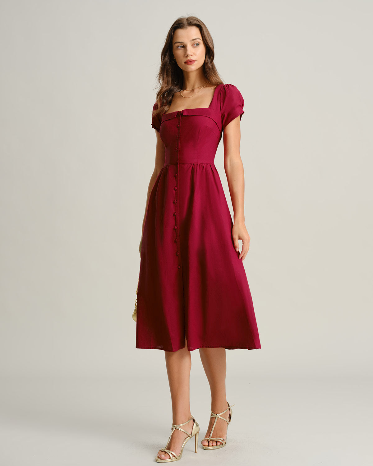 Vestido midi evasê com decote quadrado — Vinho
