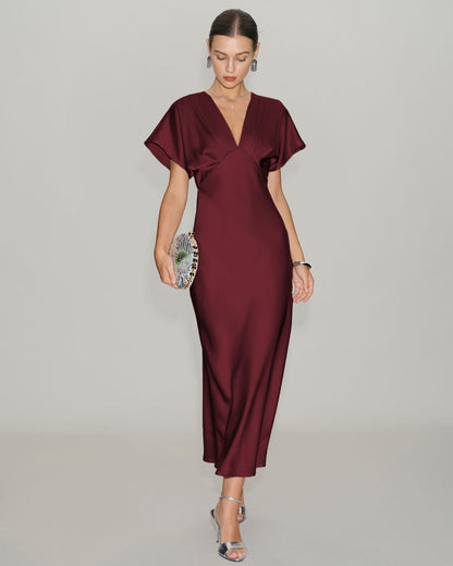 Vestido midi em cetim vinho com mangas drapeadas