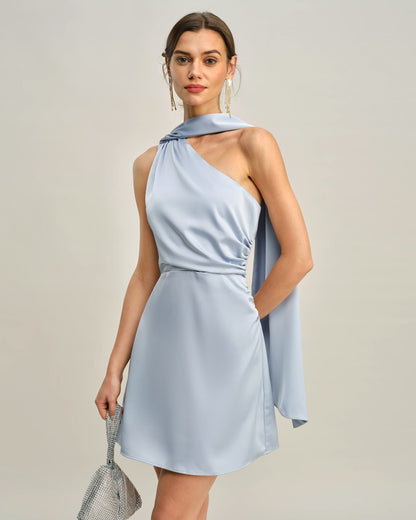 Vestido mini de cetim azul com um ombro só