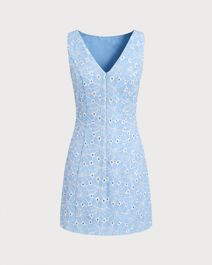 Vestido curto sem mangas com bordado azul