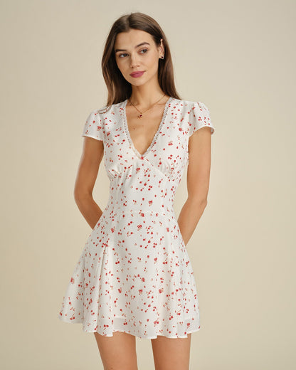 Vestido mini floral de renda marfim com decote em V